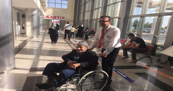 Karaman Devlet Hastanesinde Hastalar Kapıda Karşılanıyor