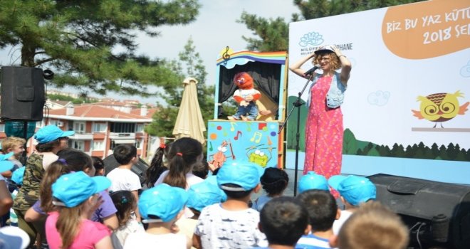 Minikler Kütüphane Ve Kitaplarla Tanıştı