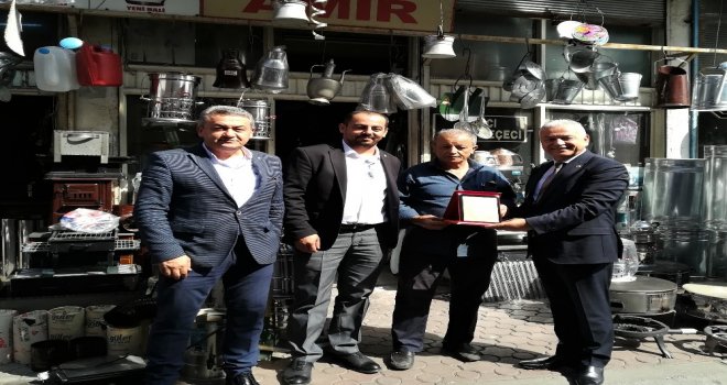 50 Yıllık Kalay Ustasına Ahilik Ödülü Verildi