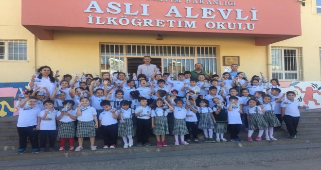 Alkışlar Aslı Alevli İlkokulu Öğrencilerine