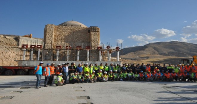 İmam Abdullah Türbesi Yeni Yerine Taşındı