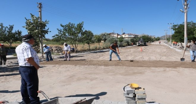 Uçhisar Belediyesi Yol Çalışmalarına Ve Park Yenilemeye Devam Ediyor
