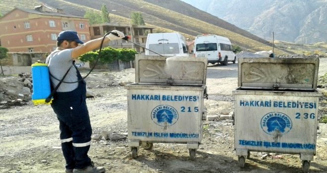 Hakkarideki Çöp Konteynerleri Dezenfekte Edildi