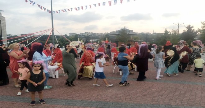 Toplu Kınada Hem Eğlence Hem Gözyaşı