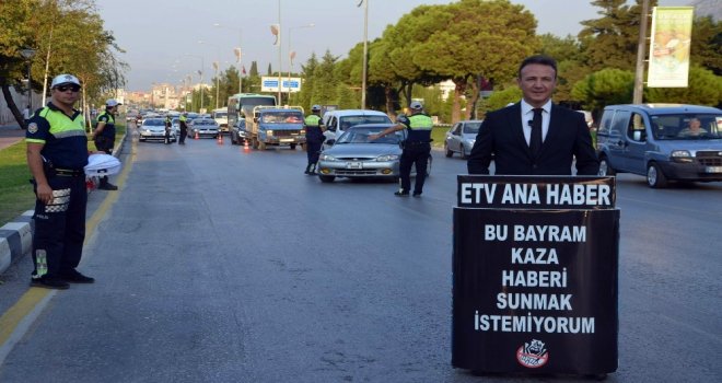 Trafiğin Ortasında Haber Bülteni Sundu