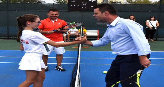Başkan Sarıkurt Tenis Turnuvası Açılışını Gerçekleştirdi