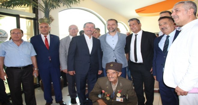 İskenderunda Protokol Halk İle Bayramlaştı