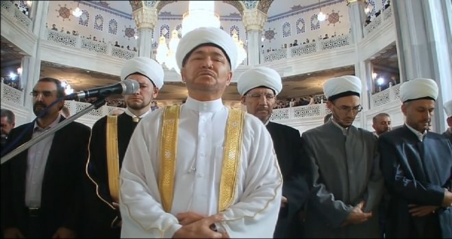 Rusyada Müslümanlar Bayram Namazına Akın Etti