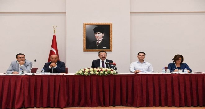 Uyuşturucu İle Mücadele Çalışmalarını Değerlendiren Vali Aksoy: