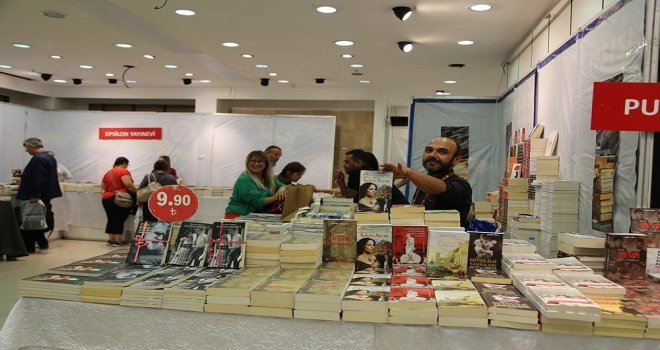 Edirne 6. Kitap Fuarı Kapılarını Ziyaretçilere Açtı