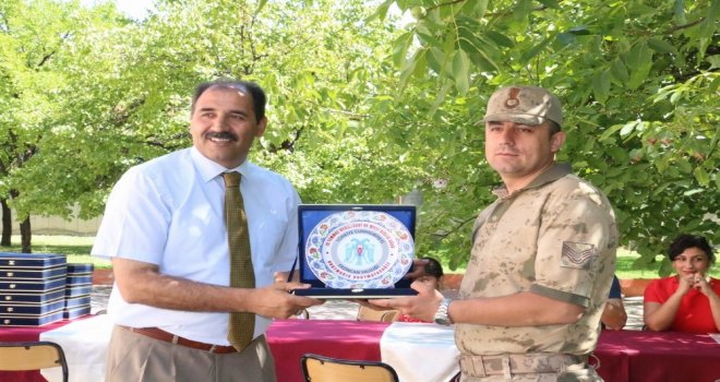 15 Temmuz Anma Programına Katkı Sağlayanlar Ödüllendirildi