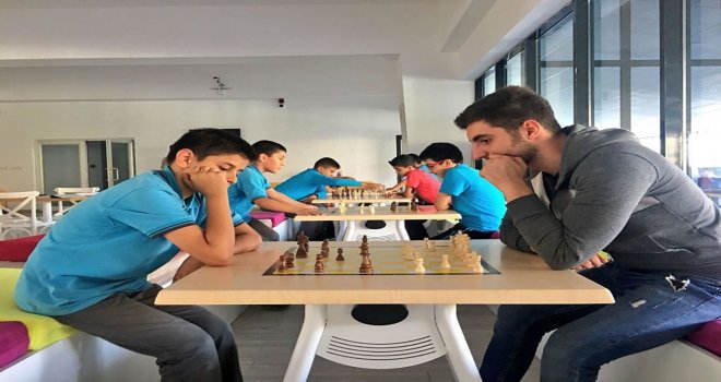 Abdurrahim Karakoç Kültür Merkezine ‘Yılın Gençlik Projesi Ödülü