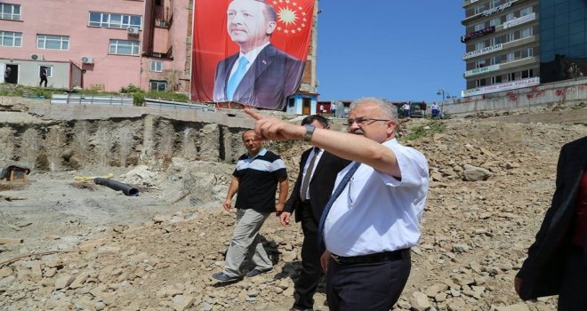 15 Temmuz Demokrasi Ve Cumhuriyet Meydanı Projesinin Çalışmalarını Yerinde İnceledi