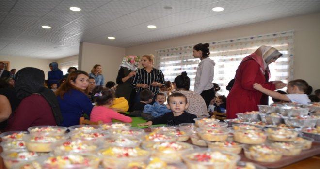 Miniklerin Aşure Keyfi