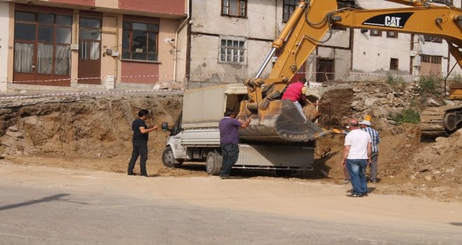 (Özel) Tarihi Cami Hafriyatında Küp Çıktı