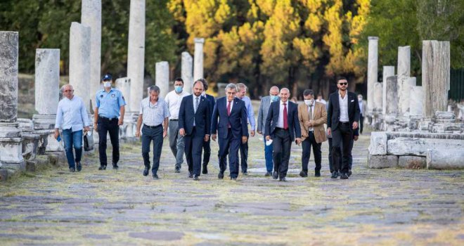 Büyükşehir’den Bergama’da Zeus Sunağı toplantısı