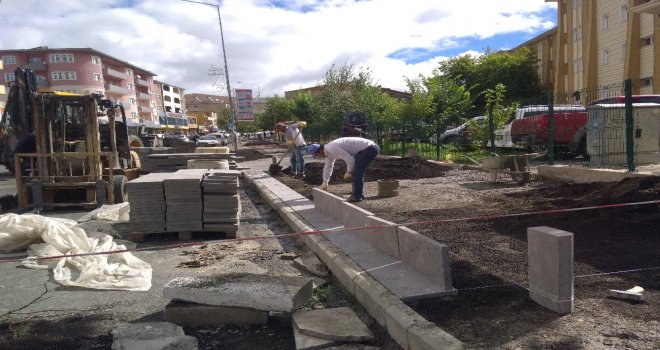 Ardahanda Yol Ve Kaldırım Çalışmaları Hızla Devam Ediyor