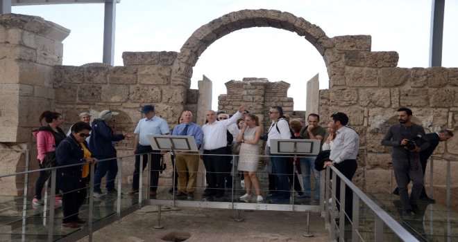 Berger Ve Beraberindeki Heyet Laodikeia Antik Kentini Gezdi