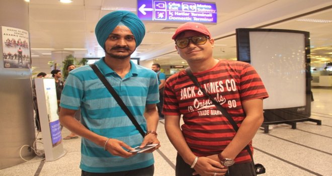 Hintli İş Adamının Tatile Gönderdiği 3 Bin 500 Çalışan, İstanbula Gelmeye Başladı