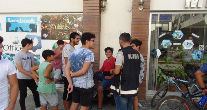 Manavgat Polisinden Okul Öncesi  Park Ve İnternet Kafe Denetimi