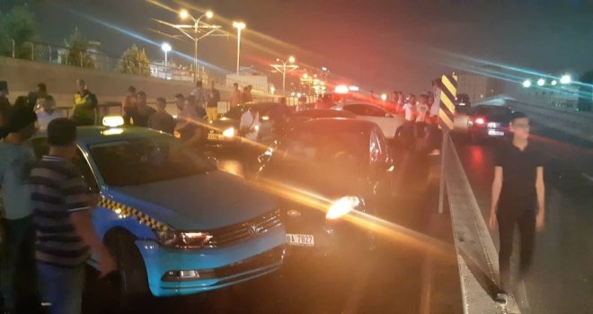 Bayrampaşada 9 Aracın Birbirine Girdiği Anlar Kamerada