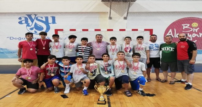 Altınözülü Hentbolcular Türkiye Şampiyonu Oldu