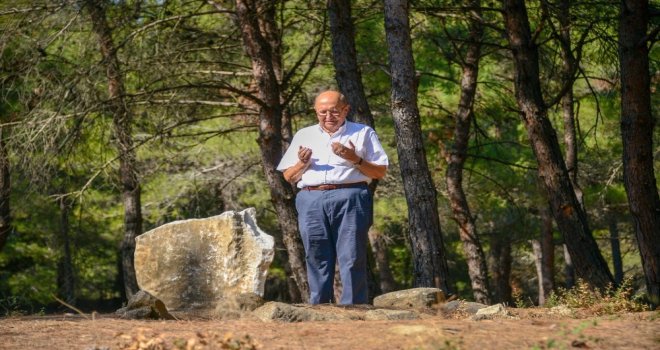 Çanakkale Savaşlarının Mezar Yeri Belli Olan Tek Şehit Doktorunun Kabrini Torunu Ziyaret Etti