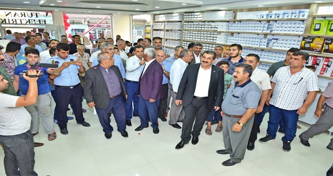 Başkan Atilla, İş Yeri Açılışını Yaptı
