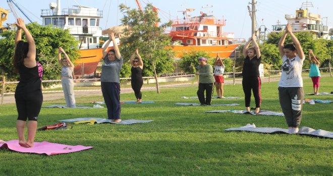 Erdemlide Uzman Eğitmenler Kadınları Formda Tutacak