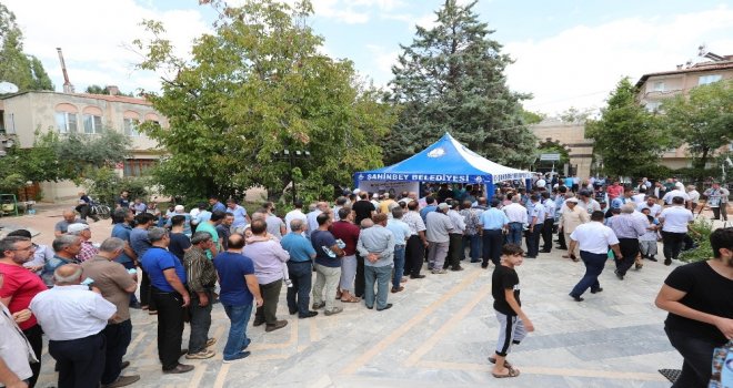 Şahinbey Belediyesi Hergün 15 Bin Kişiye Aşure İkram Ediyor