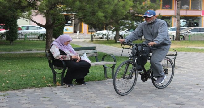 Gençlere Örnek Olmak İçin Bisikletiyle Yola Çıktı