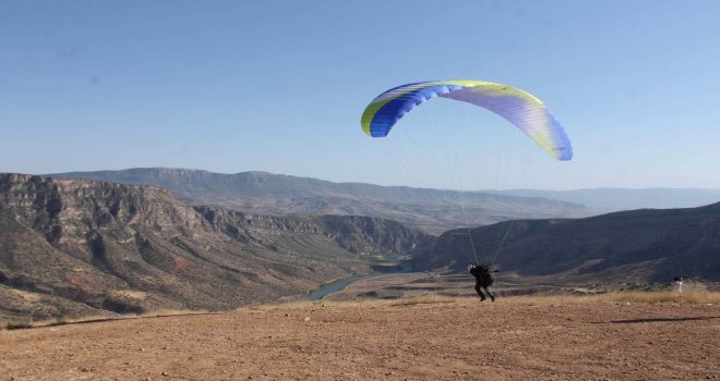 Terörden Temizlendi, Paraşütçülerin Gözdesi Oldu