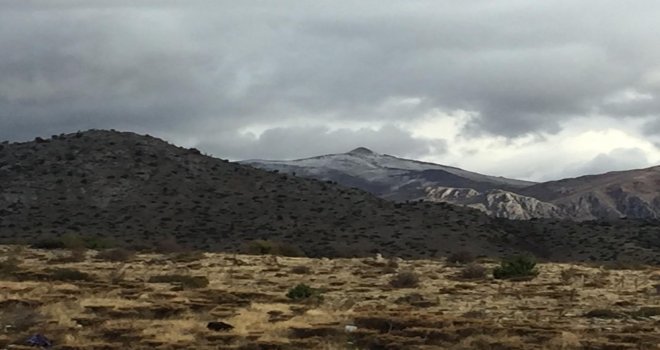 Nemrut Dağına Yılın İlk Karı Düştü