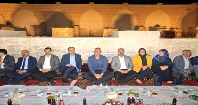 Bakan Ersoy Şanlıurfada Kültür Gecesine Katıldı