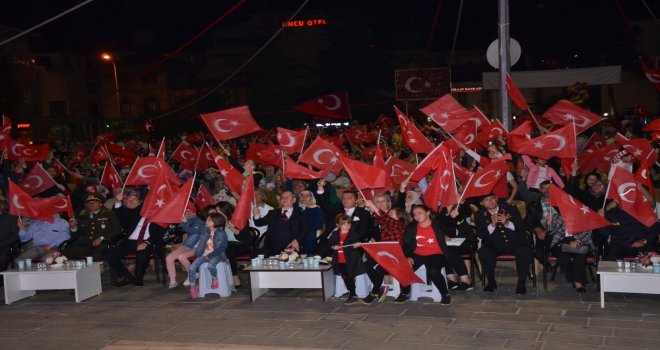 Bozüyükte Cumhuriyet Meydanını Dolduran Binlerce Bozüyüklü “Unutmadık, Unutturmayacağız” Mesajı Verdi