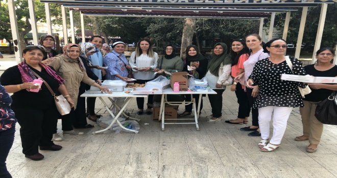 Ak Kadınlar Büyük Zaferi Kutladı