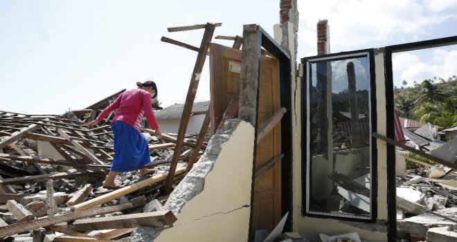 Endonezyada Depremde Ölenlerin Sayısı 387Ye Yükseldi