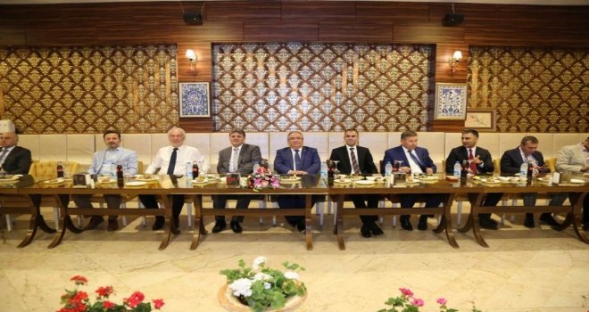 Tayinleri Çıkan Hakim Ve Savcılara Veda Yemeği