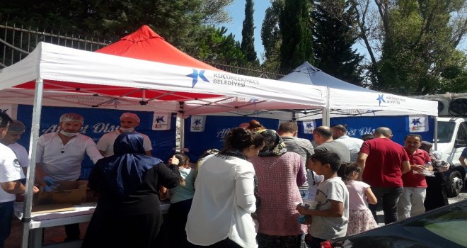 Küçükçekmecedeki Kabristanlara Ziyaretçi Akını