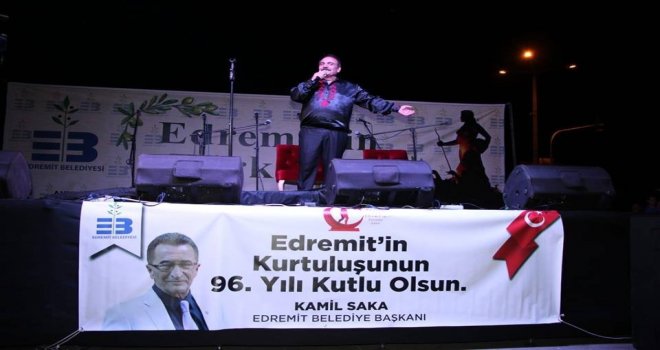 Edremit Türküleri Konseri Büyük İlgi Gördü