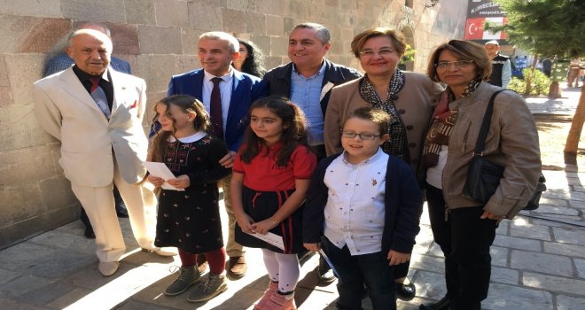 Tarihi Çarşıda Cumhuriyet Kutlaması