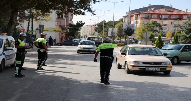 Boluda Emniyet Kemeri Uygulamasında Sürücülere Ceza Yağdı