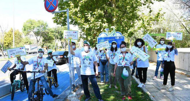 YURTDIŞINDAN ANKARA'YA GELEN ÖĞRENCİLER BİSİKLET YOLUNDA