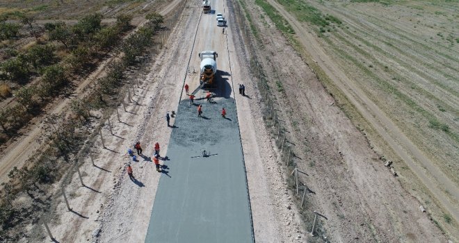 Ceylanpınarda Beton Yol Çalışmaları Devam Ediyor