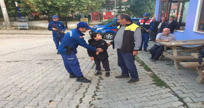 Kayıp Çocuk Evinin 4 Kilometre İlerisinde Bulundu