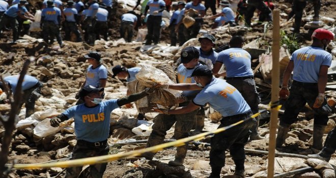 Filipinlerdeki Mangkhut Tayfununda Ölü Sayısı 81E Yükseldi