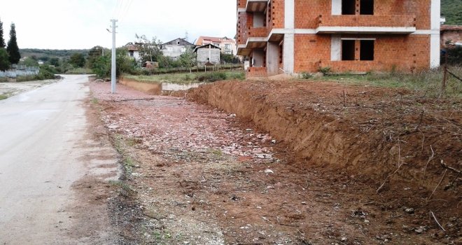 İzmitte Sokaklar Genişletilip, Asfaltlanıyor