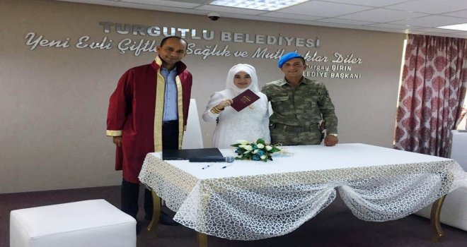 Kamuflajı Damatlığı Oldu