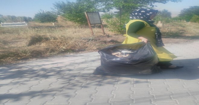 Varto Belediyesinden Bayram Öncesi Mezarlık Temizliği Yapıldı