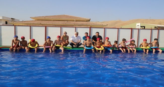 Cizreli Öğrenciler Umuda Kulaç Attı